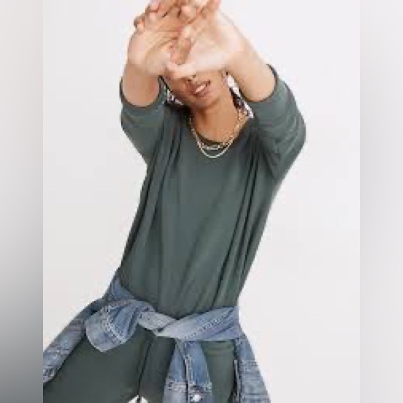 Madewelll from Bloomingdale’s olive oversized greenish cozy thick stretchy tee - Picture 3 of 15